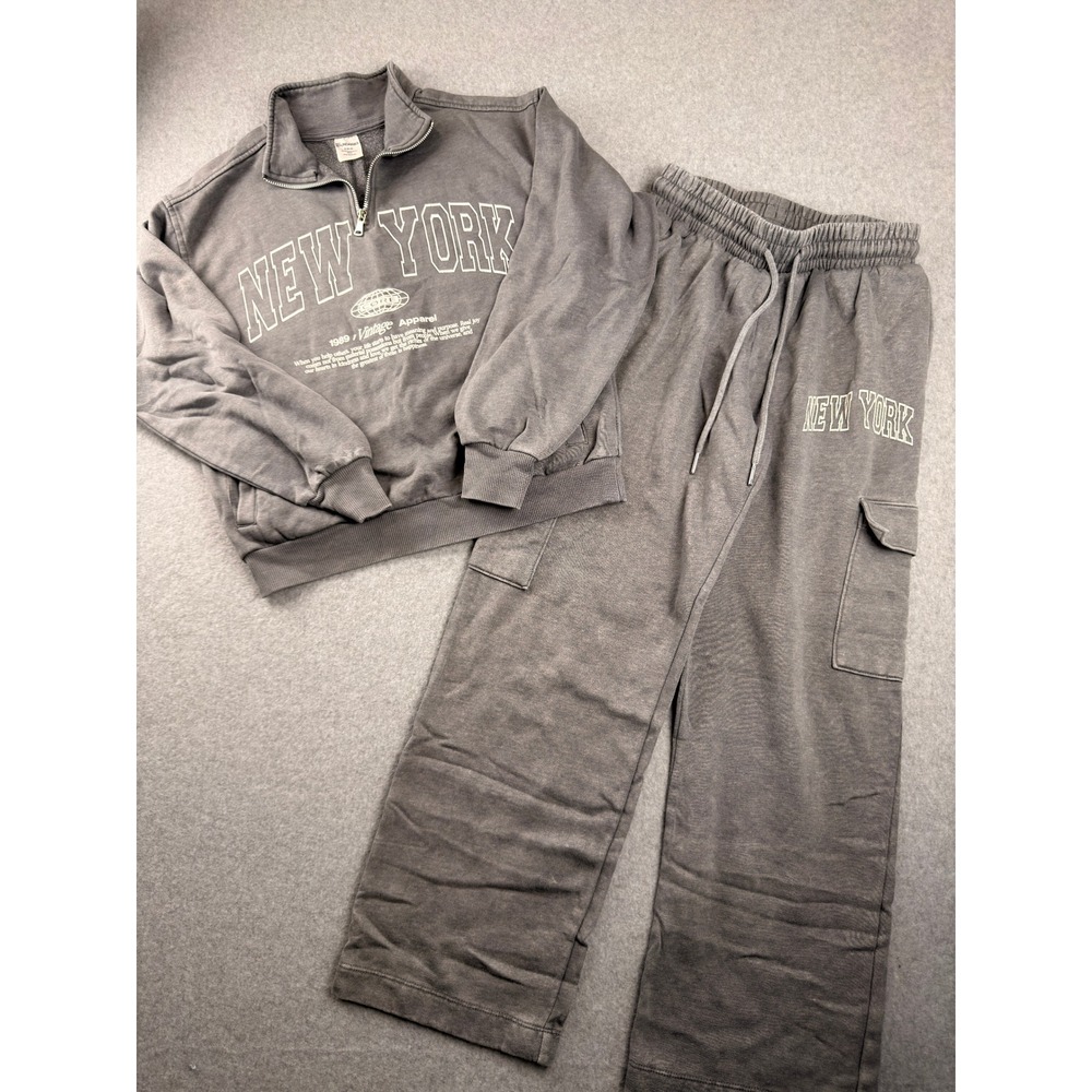 New York Graphic Quarter Zip Sweatshirt and Cargo Sweatpants Set